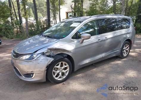 2017 Chrysler Pacifica Touring-L Plus from USA, damaged, VIN 2C4RC1EG8HR543656